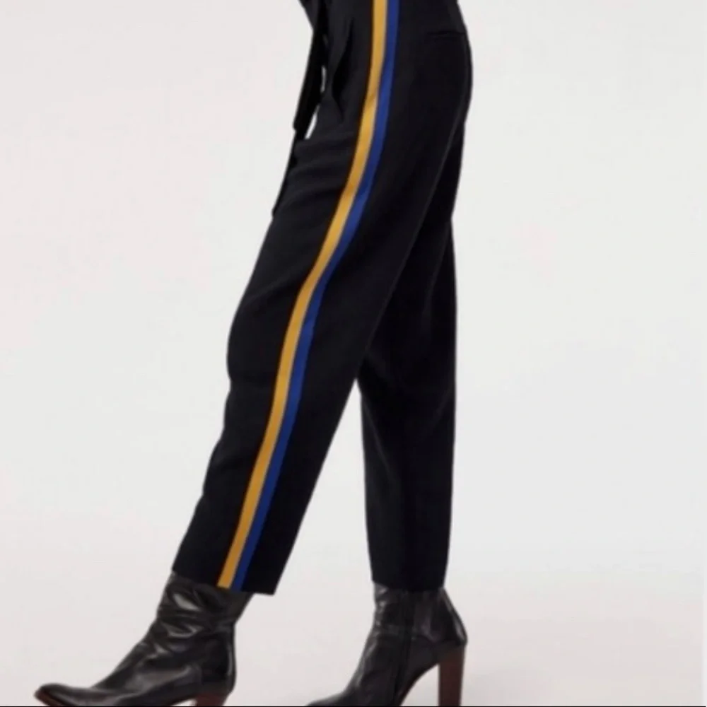 Wilfred Aritzia Jallade Pants with side stripes - Picture 3 of 8